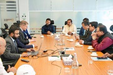 माननीय नागरिक उड्डयन मंत्री श्री राम मोहन नायडू जी ने नोएडा अंतर्राष्ट्रीय हवाई अड्डे पर समीक्षा बैठक की माननीय नागरिक उड्डयन मंत्री श्री राम मोहन नायडू जी ने नोएडा अंतर्राष्ट्रीय हवाई अड्डे पर समीक्षा बैठक की