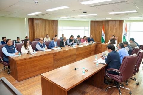 माननीय नागरिक उड्डयन मंत्री श्री राम मोहन नायडू जी ने आज एक उच्चस्तरीय अधिकारी बैठक की अध्यक्षता की। उन्होंने हवाई अड्डों पर चल रही विमानन अवसंरचना परियोजनाओं, सतत विमानन और स्वच्छता पहलों की प्रगति की समीक्षा की। माननीय नागरिक उड्डयन मंत्री श्री राम मोहन नायडू जी ने आज एक उच्चस्तरीय अधिकारी बैठक की अध्यक्षता की। उन्होंने हवाई अड्डों पर चल रही विमानन अवसंरचना परियोजनाओं, सतत विमानन और स्वच्छता पहलों की प्रगति की समीक्षा की।