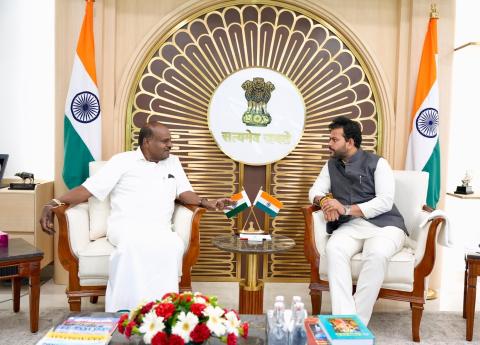 Hon'ble Civil Aviation Minister Shri Ram Mohan Naidu met Hon’ble Minister of Heavy Industries & Public Enterprises, Sh. H.D. Kumaraswamy Ji at the Ministry of Civil Aviation.