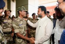 माननीय नागरिक विमानन श्री राम मोहन नायडू ने जम्मू हवाई अड्डे के समग्र परिचालन की समीक्षा की - यात्री सुविधाओं से लेकर बुनियादी ढांचे की प्रगति तक।